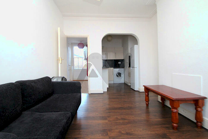 3 Bedroom Flat To Rent In Grove Road, London, N15