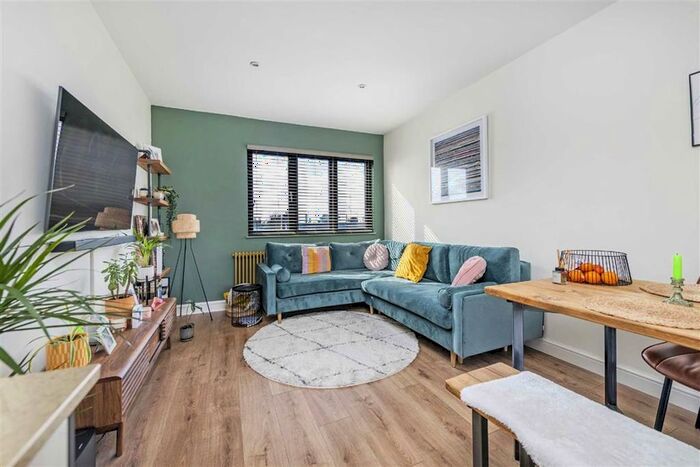 1 Bedroom Flat To Rent In Neasden Lane, London, NW10