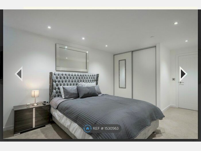 2 Bedroom Flat To Rent In Garrard House, Reading, RG1