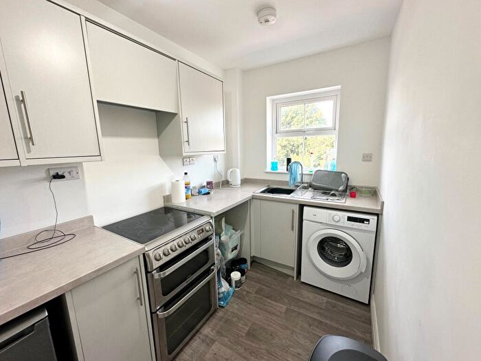 2 Bedroom Flat To Rent In Queens Square, Chippenham, SN15