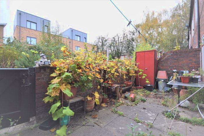 1 Bedroom Flat To Rent In Nunhead Lane, Peckham, SE15