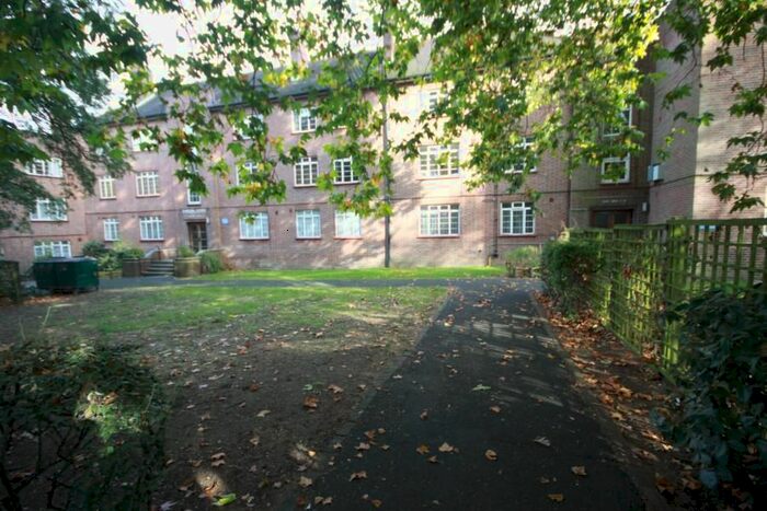 2 Bedroom Flat To Rent In Belmont Grove, Lewisham, SE13