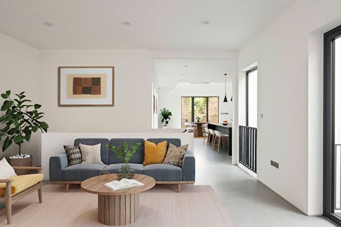 4 Bedroom Property For Sale In The Coach House, Shepherds Bush, W12