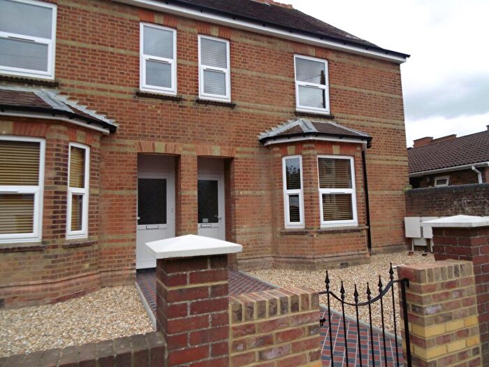2 Bedroom Flat To Rent In New Road, Basingstoke, RG21
