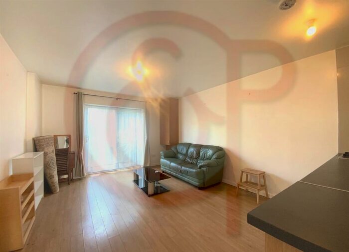 1 Bedroom Flat To Rent In Noel Road, Acton, W3