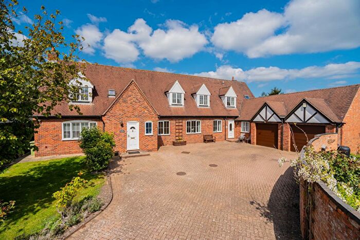5 Bedroom Detached House For Sale In The Green, Woughton On The Green, Milton Keynes, MK6