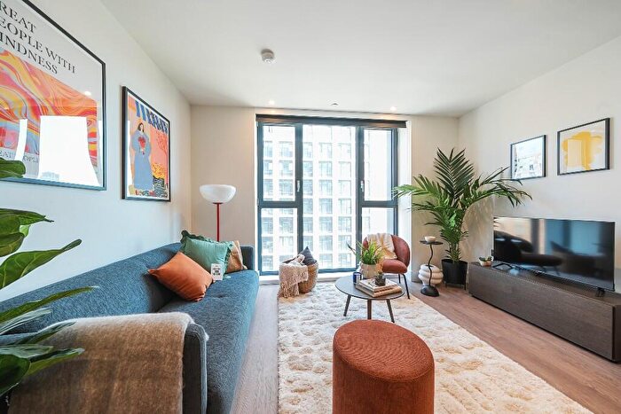 3 Bedroom Apartment To Rent In Uncle Leeds, Whitehall, Leeds, LS12