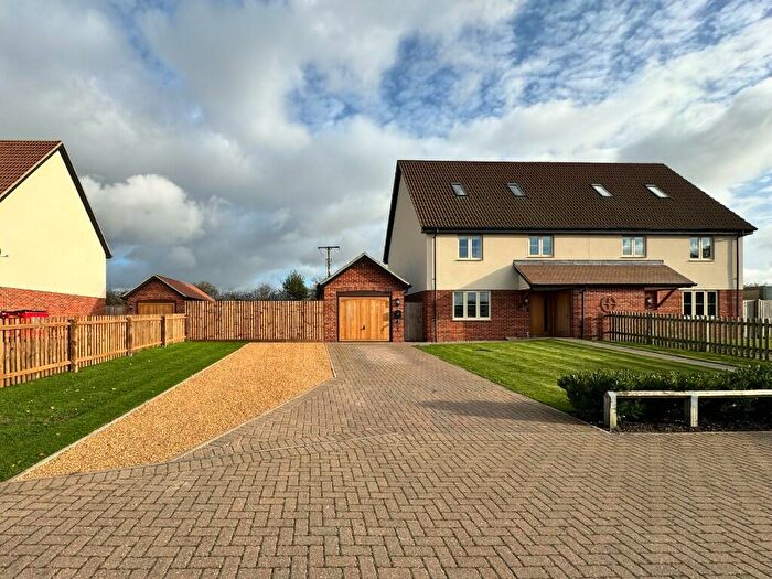 3 Bedroom Semi-Detached House For Sale In Colman Way, East Harling, NR16