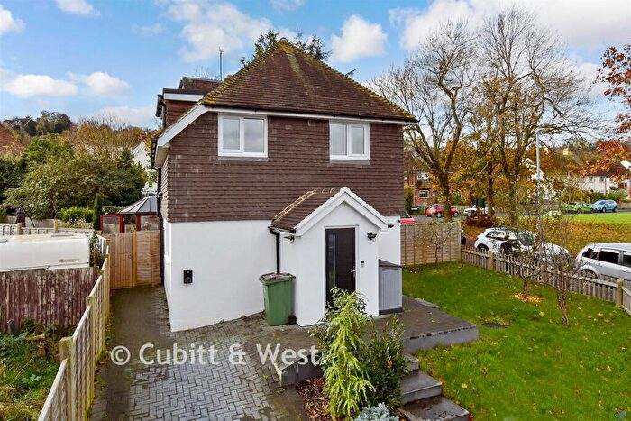2 Bedroom Semi Detached House For Sale In Landport Road, Lewes, East Sussex, BN7