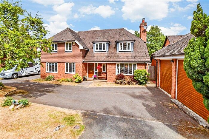 5 Bedroom Detached House For Sale In Waters Edge, Maidstone, Kent, ME15