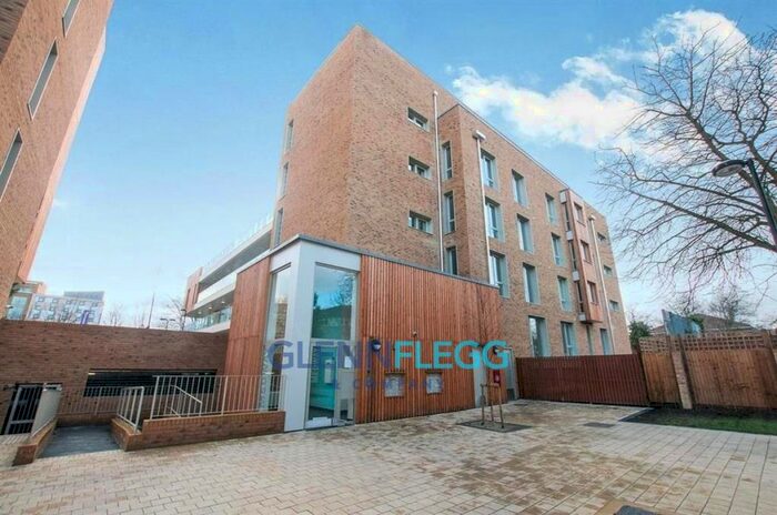 1 Bedroom Flat To Rent In Kidwells Close, Maidenhead, SL6