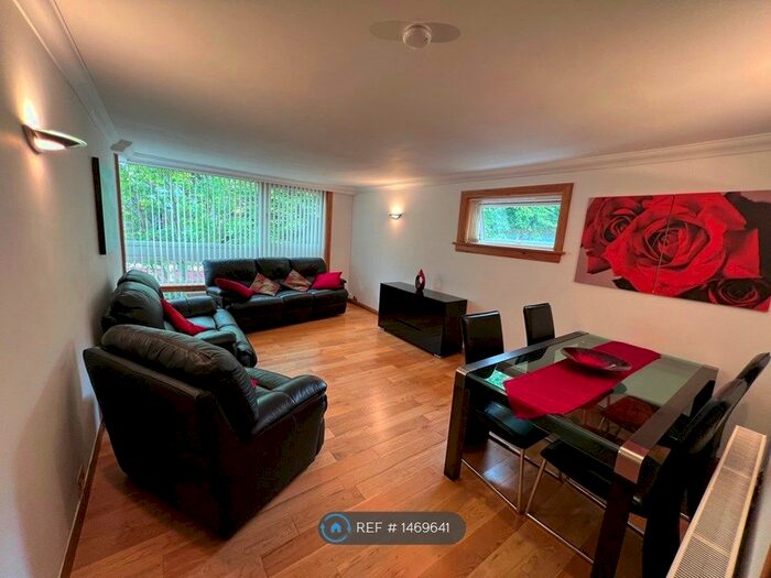 2 Bedroom Flat To Rent In Cross Road, Paisley, PA2