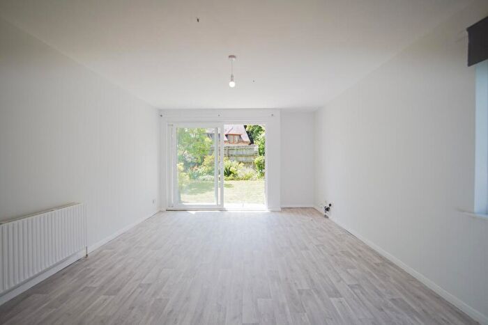 2 Bedroom Flat To Rent In Berkeley Court, Berkeley Road, BS7