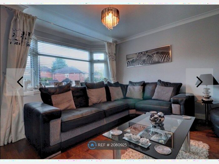 3 Bedroom Semi-Detached House To Rent In Micklefield Road, High Wycombe, HP13