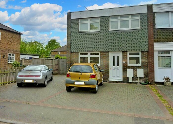 1 Bedroom Maisonette To Rent In Burhill Road, Hersham, Surrey, KT12