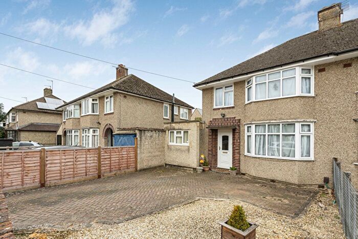 3 Bedroom Semi-detached House For Sale In Home Close, Wolvercote, OX2