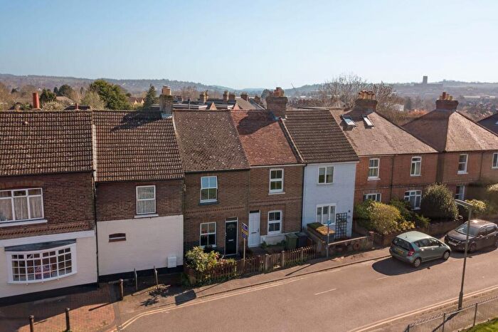 2 Bedroom Terraced House For Sale In New Cross Road, Guildford, GU2