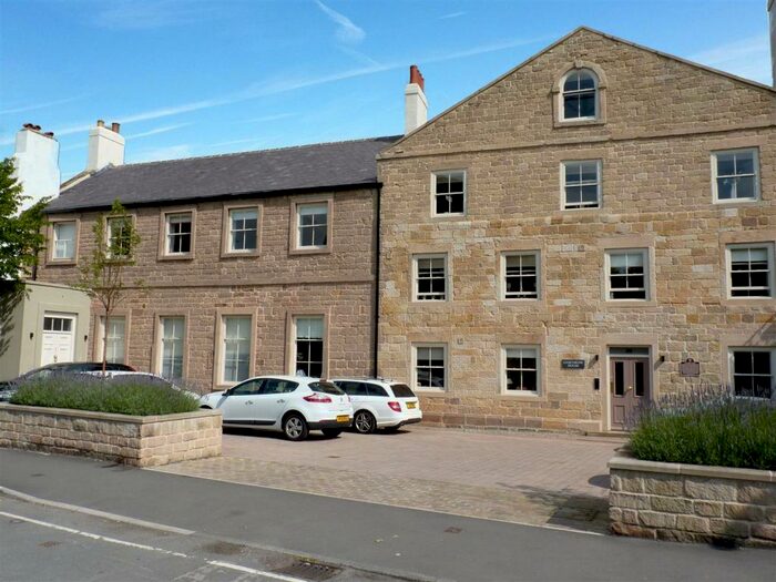 2 Bedroom Flat To Rent In Devonshire Place, Harrogate, HG1