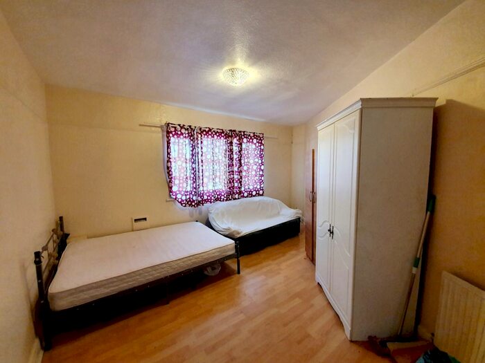 3 Bedroom Flat To Rent In Stains Road, Feltham TW14