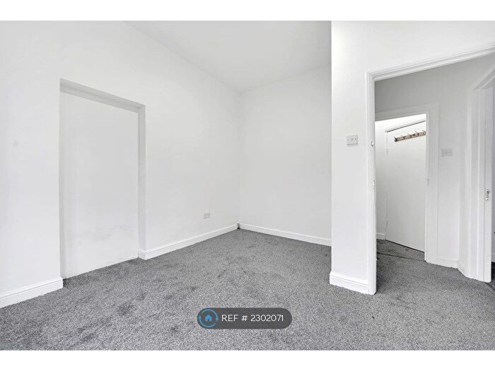 1 Bedroom Flat To Rent In East Ham, London, E6