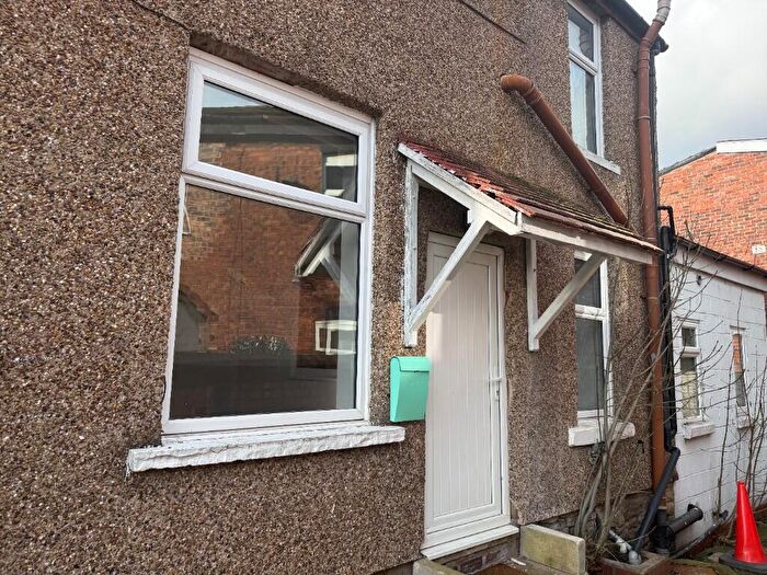 2 Bedroom Flat To Rent In Meadow Street, Hyde, Greater Manchester, SK14