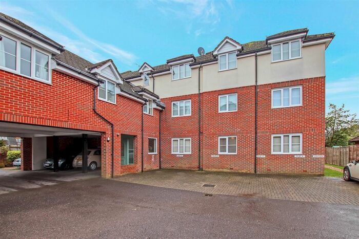 2 Bedroom Flat To Rent In West Dene Court, Warsash Road, Locks Heath, SO31