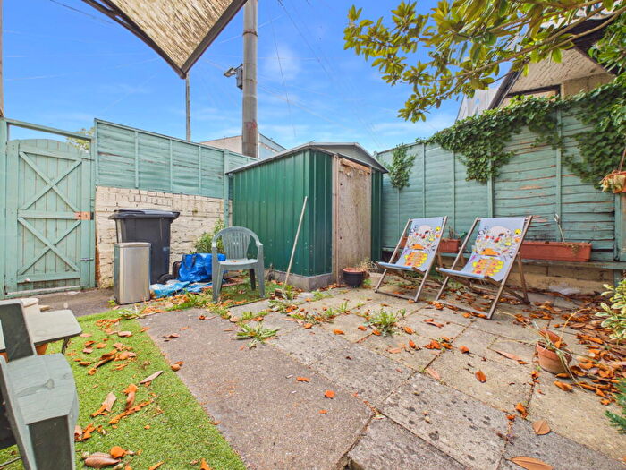 2 Bedroom Flat For Sale In Alfred Road, Windmill Hill, BS3