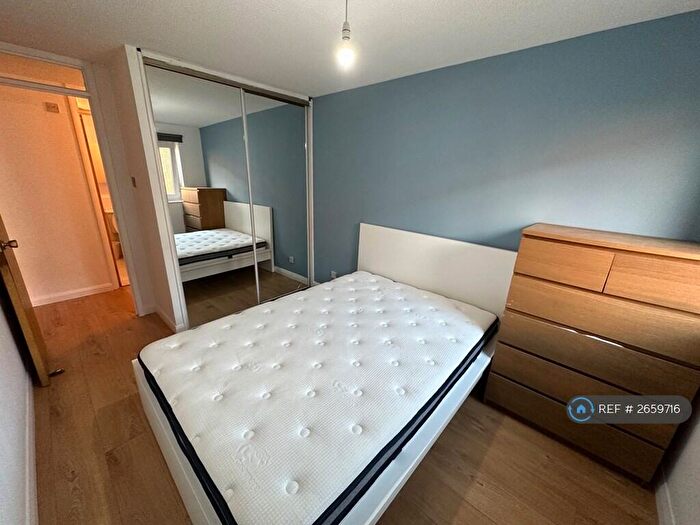 1 Bedroom Flat To Rent In Lumsden Street, East Renfrewshire, G3