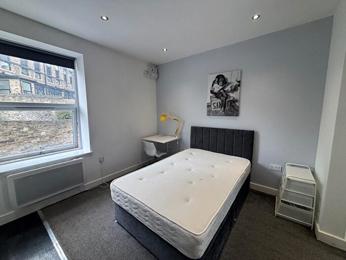 1 Bedroom Flat To Rent In Outcote Bank, Huddersfield, HD1