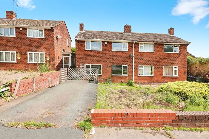 3 Bedroom Semi-Detached House For Sale In Tame Road, Oldbury, B68