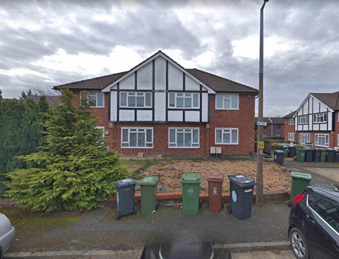 2 Bedroom Flat To Rent In Dorchester Gardens, Chingford, London, E4