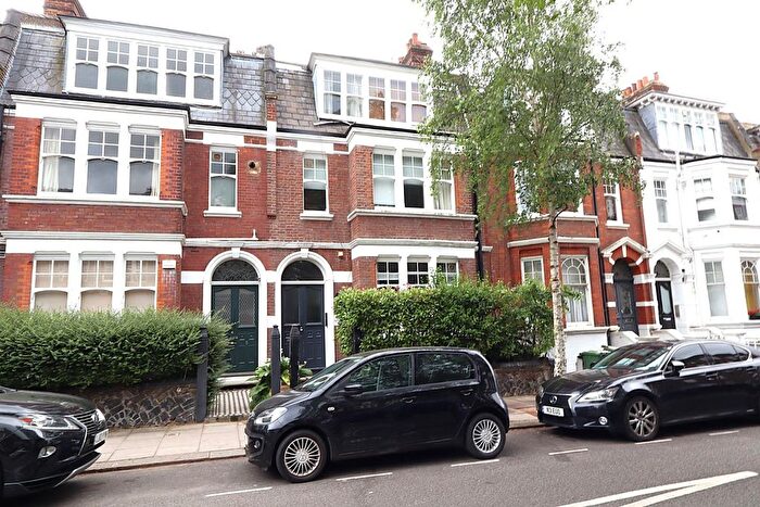 2 Bedroom Flat To Rent In Glenmore Road, London, NW3