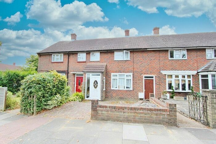 3 Bedroom Terraced House To Rent In Dagnam Park Drive, Romford, RM3