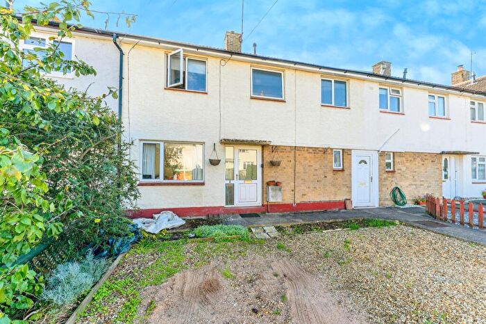 3 Bedroom Terraced House For Sale In Windsor Close, Stamford, PE9