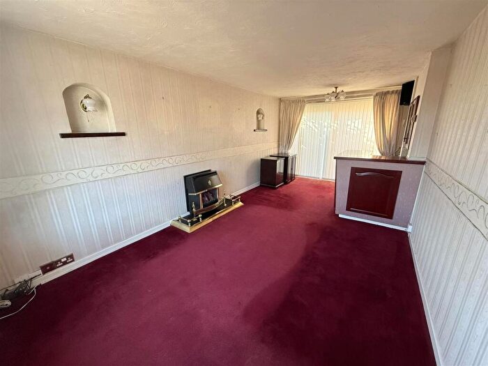 3 Bedroom End Of Terrace House For Sale In Stamford Grove, Stalybridge, SK15