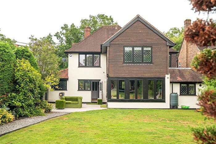 4 Bedroom Detached House For Sale In Brook Way, Chigwell, Essex, IG7