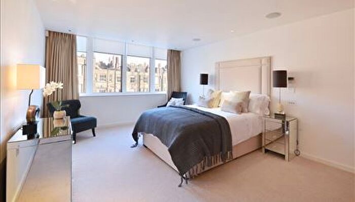 2 Bedroom Flat To Rent In Imperial House, Young Street, W8