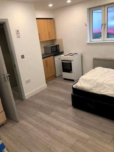 Studio To Rent In Marsh Road, Luton, LU3