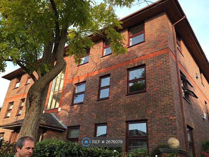 2 Bedroom Flat To Rent In Farnham, Surrey, GU9