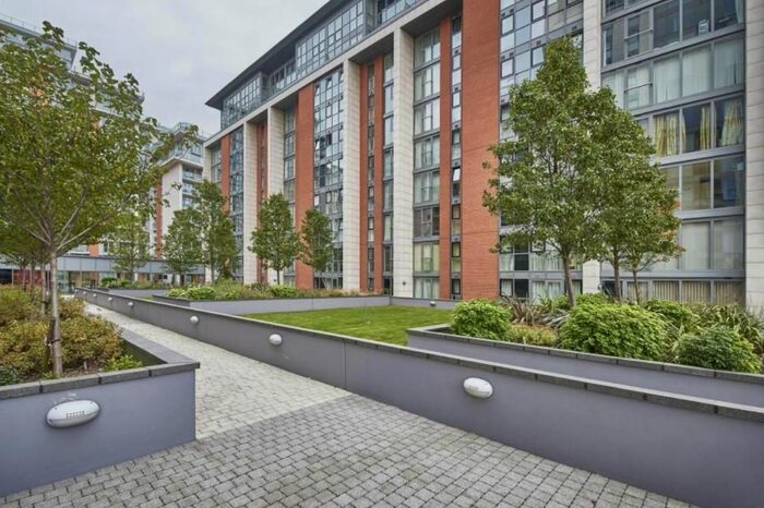 1 Bedroom Flat To Rent In Western Gateaway, Canning Town, London E16