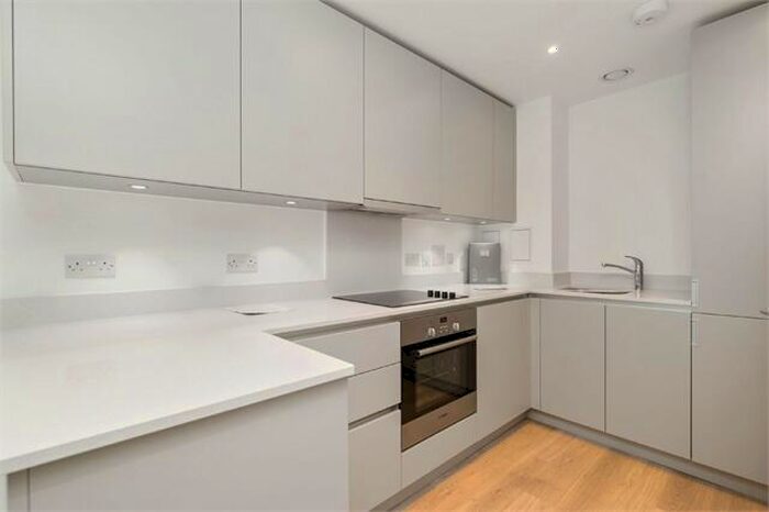 1 Bedroom Apartment To Rent In Pinnacle Apartments, Saffron Central Square, Croydon, CR0
