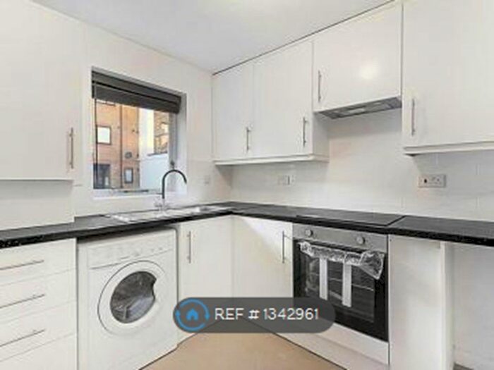 1 Bedroom Flat To Rent In Queens Gardens, Hounslow, TW5