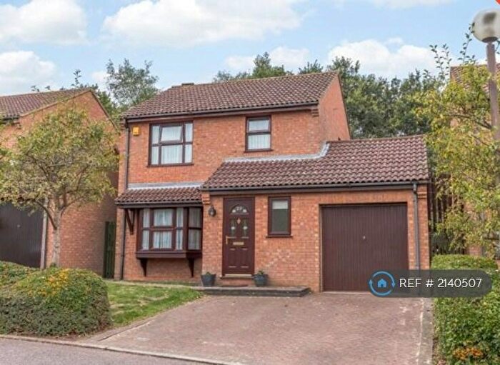 3 Bedroom Detached House To Rent In Hatchlands, Great Holm, Milton Keynes, MK8