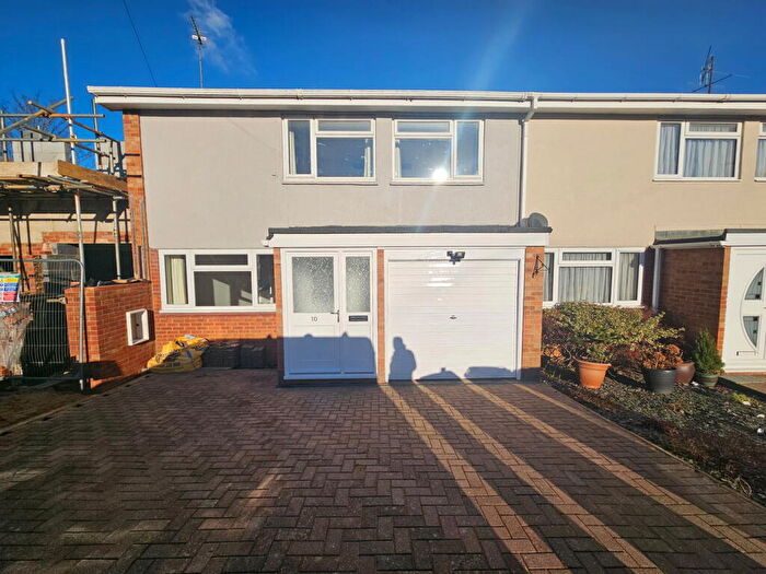 3 Bedroom Terraced House To Rent In Reid Close, Banbury, OX16