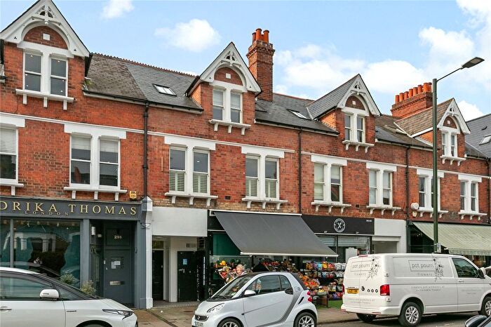 2 Bedroom Flat For Sale In Sandycombe Road, Kew, Surrey, TW9