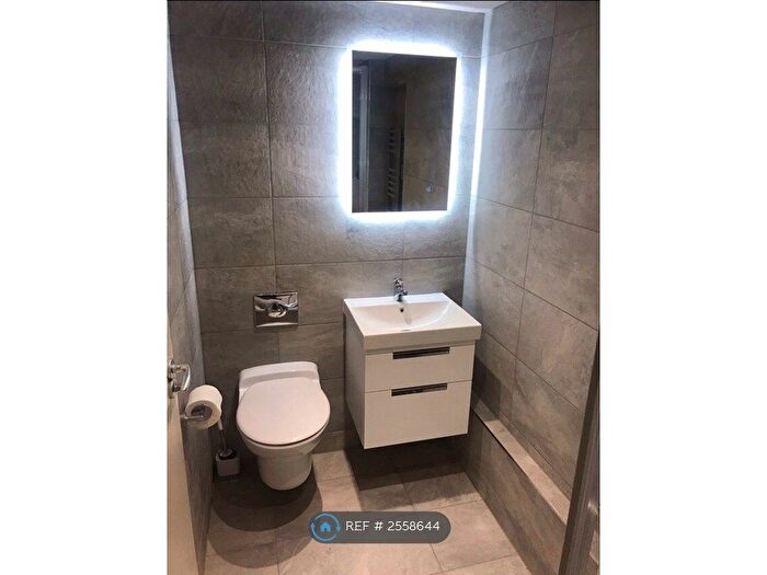 1 Bedroom Flat To Rent In Ledgard Wharf, Mirfield, WF14