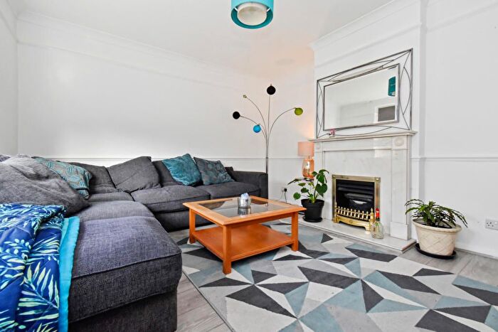 4 Bedroom Semi Detached House To Rent In Brenchley Road, Orpington, BR5