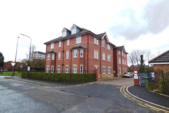 2 Bedroom Apartment To Rent In York Street, Sale, M33