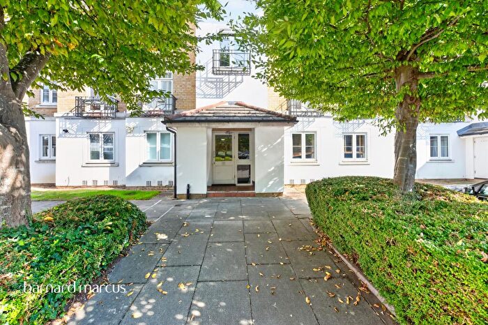 1 Bedroom Apartment For Sale In Kingswood Drive, Sutton, SM2