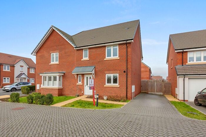 3 Bedroom Semi-Detached House For Sale In Rome Avenue, Aylesbury, HP21